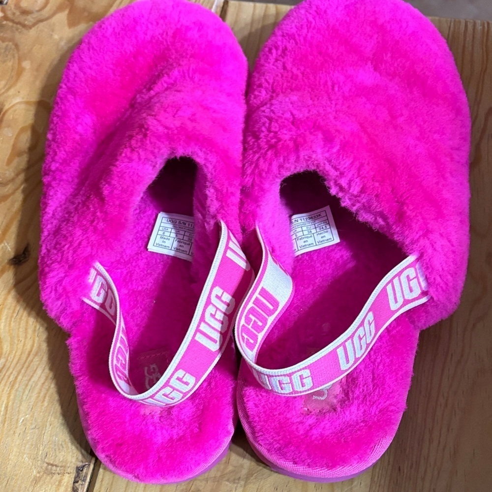 UGG Vibrant Pink Fuzzy Slippers - Picture 3 of 10